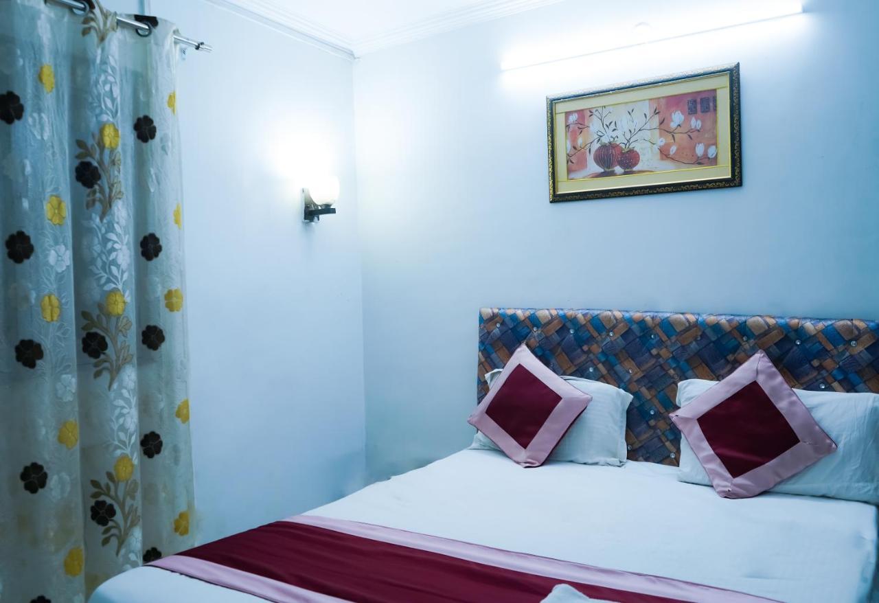 Comodo Satya Niketan Residency Új-Delhi Kültér fotó