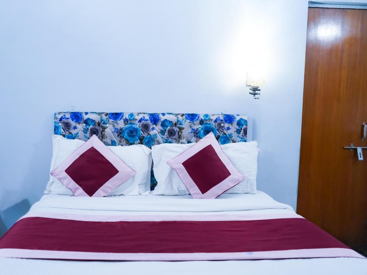Comodo Satya Niketan Residency Új-Delhi Kültér fotó